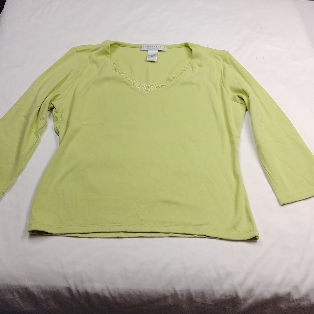 Geoffrey Beene women's medium 3/4 sleeved top